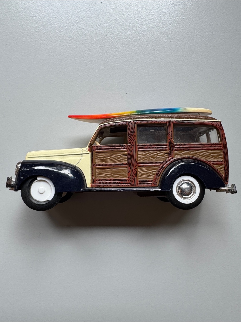 1940 Ford Woody Wagon Diecast - Picture 5 of 9